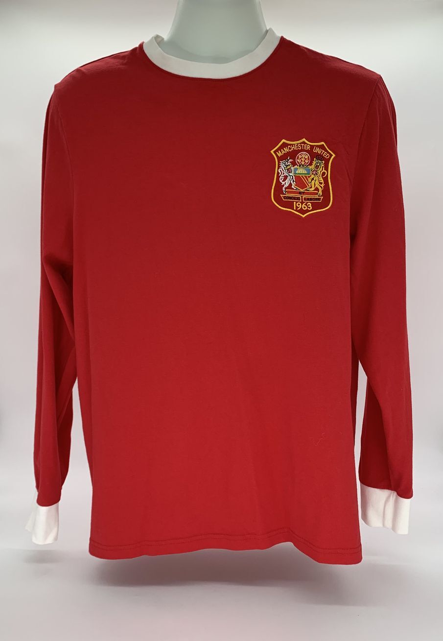 The Manchester United 1963 Retro FA Cup Final red shirt  - Size L